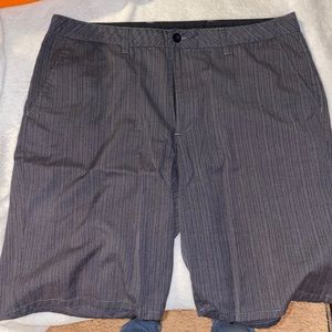 Men’s golf shorts